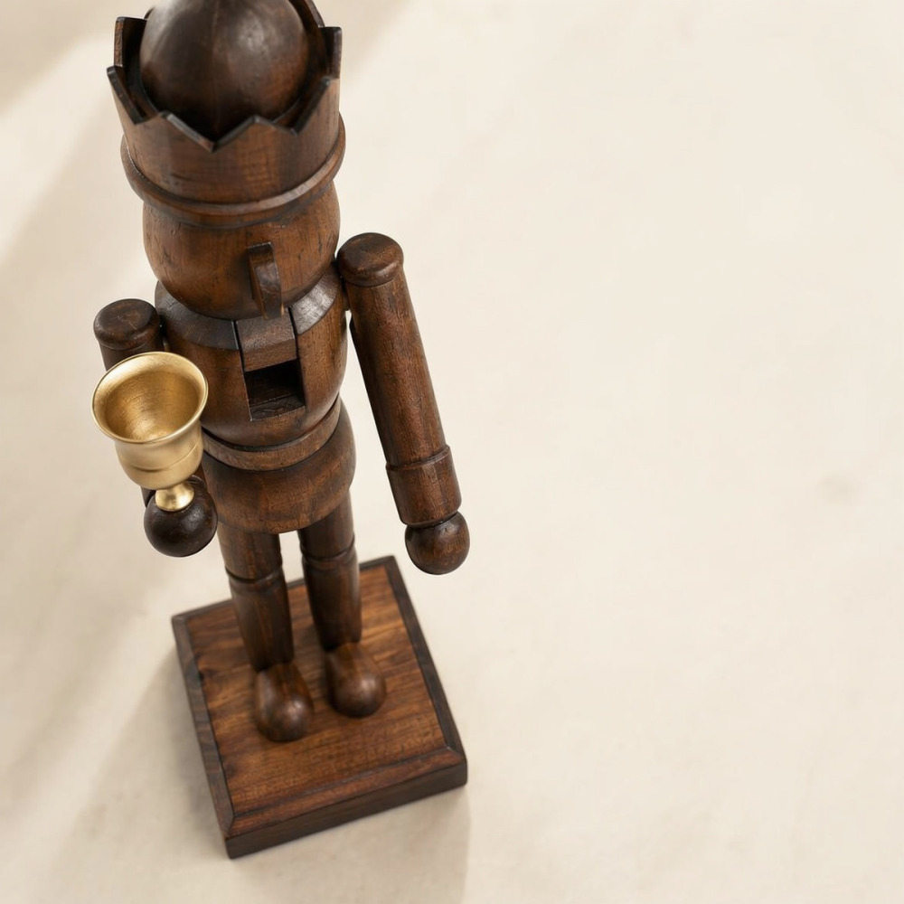 Vintage Style Nutcracker With  - Candle Holder Decor 评论和价格
